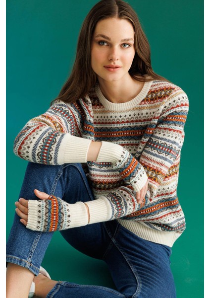 Kadın Sıfır Yaka Komple Jakarlı Yün Kazak Kemik fiyatları