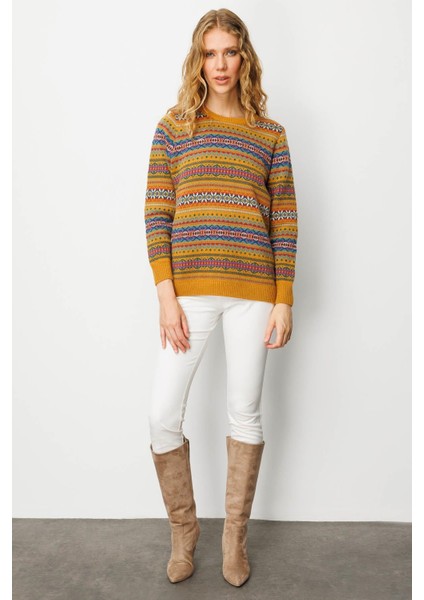 Kadın Sıfır Yaka Komple Jakarlı Yün Kazak Hardal modelleri