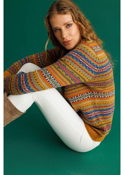 Kadın Sıfır Yaka Komple Jakarlı Yün Kazak Hardal indirimleri