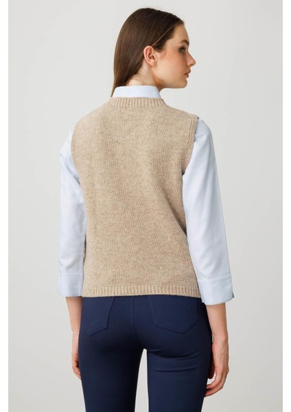 Kadın Sıfır Yaka Cep Üstü Çiçek Nakışlı Yün Süveter Vizon modelleri