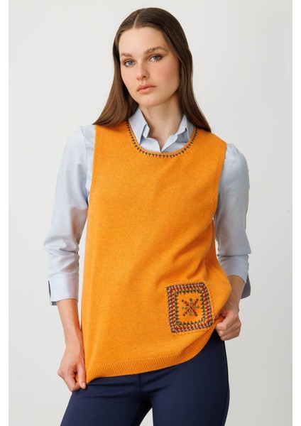 Kadın Sıfır Yaka Cebi ve Yakası Renkli Tığlamalı Kaşmir Süveter K.k.içi