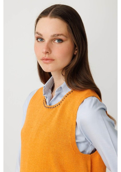 Kadın Sıfır Yaka Cebi ve Yakası Renkli Tığlamalı Kaşmir Süveter K.k.içi fiyatları