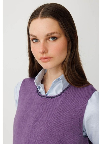 Kadın Sıfır Yaka Cebi ve Yakası Renkli Tığlamalı Yün Süveter Mor modelleri