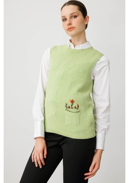 Kadın Sıfır Yaka Cep Üstü Nakış Işlemeli Süveter A.e.yeşili fiyatları
