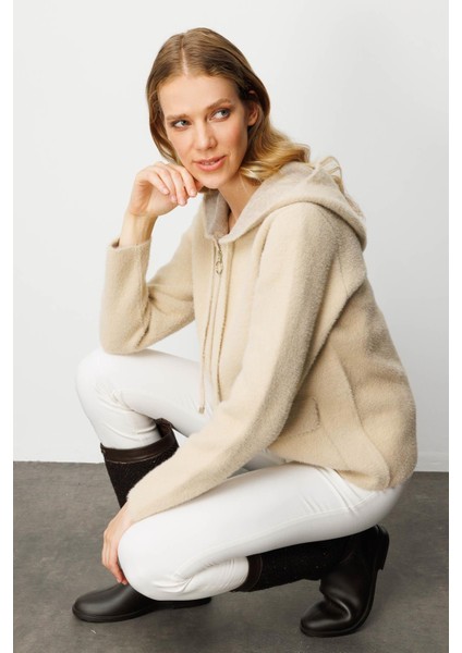 Kadın Kapüşonlu Fermuarlı Kısa Triko Sweatshirt Bej indirimleri