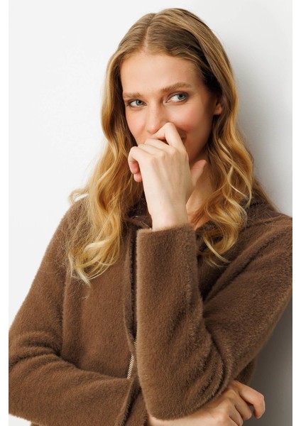 Kadın Kapüşonlu Cebi Metal Düğmeli Afrodit Triko Kaban Kahve fiyatları