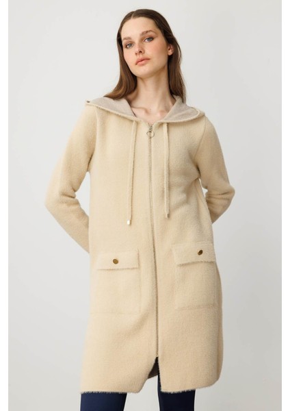 Kadın Kapüşonlu Cebi Metal Düğmeli Afrodit Triko Kaban Bej