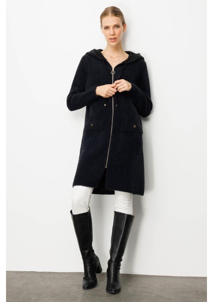 Kadın Kapüşonlu Cebi Metal Düğmeli Afrodit Triko Kaban Siyah modelleri