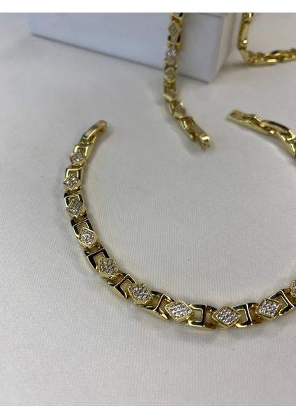 Zirkon Taşlı 14K Kadın Bilekli fiyatları