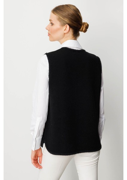 Kadın V Yaka Önü Yaprak Çiçekli Yün Yelek Siyah modelleri