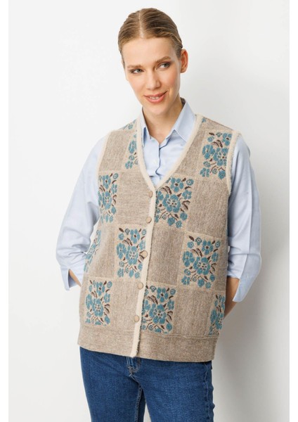 Kadın Pıtırcık Çiçekli Patchwork Keçe Yün Yelek Bej_m.yeşili