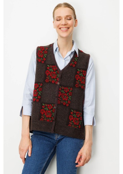 Kadın Pıtırcık Çiçekli Patchwork Keçe Yün Yelek K.kahve_k.kırmızı