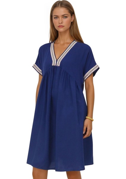 V Yaka Hasır Örgü Detaylı Kısa Viskon Elbise