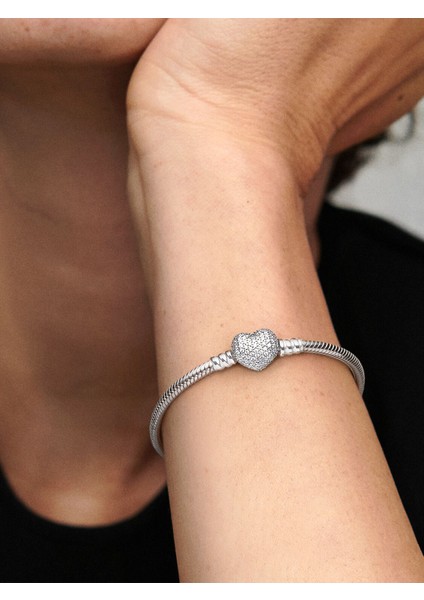 Pandora Işıltılı Kalp ve Yılan Zinciri Bileklik 925 Ayar Gümüş fırsatları