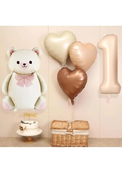 Sevimli Oturan Ayı ve Kalp Motifli Doğum Günü Parti Süsleri, Balon ve Krem Detaylarıyla fiyatları