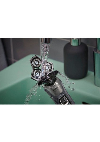 Beyaz Islak ve Kuru Tıraş Makinesi ile ve Temiz Tıraş Deneyimi modelleri