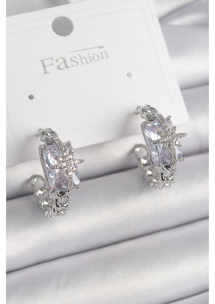 Pirinç Gümüş Renk Zirkon Taşlı Kutup Yıldız Işleme Detay Kadın Küpe