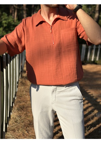 Kısa Kollu Tek Cepli Müslin Kumaş Gömlek