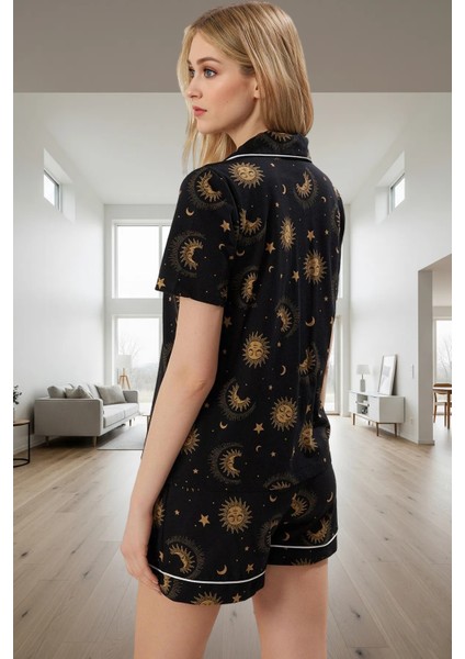 Rahat Pamuklu Pijama Takımı Galaksi Desenli Şortlu Set Modern Stil Dayanıklı Malzeme modelleri