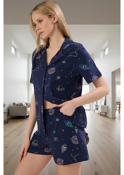 Rahat %100 Pamuklu Pijama Takımı Galaksi Desenli Şort ve Gömlek Dayanıklı Malzeme fiyatları