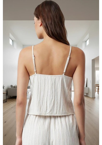 Ince Askılı Crinkle Dokuma Pijama Takımı V Yaka Atlet Şık Görünüm Modern Stil Zarifane Tasarım modelleri