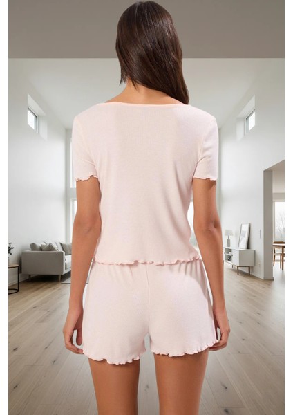 Nefes Alan Viskoz Kumaştan Şortlu Pijama Takımı Renk Dantel Detaylar Özenle Seçilmiş modelleri