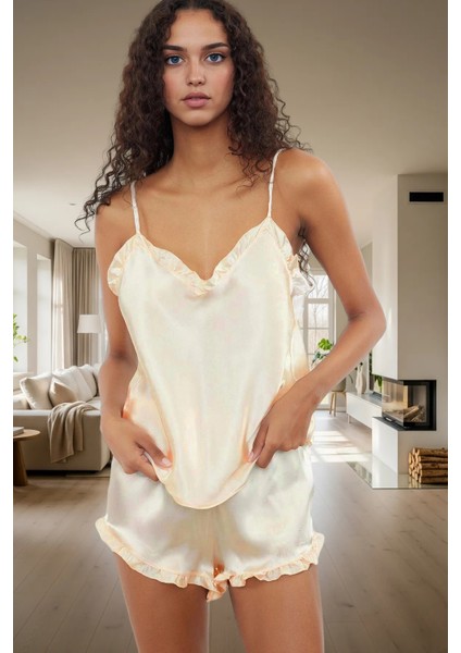 Rahat Yazlık Pijama Takımı Saten Şortlu Fırfırlı Kolsuz 100% Polyester Dayanıklı Malzeme