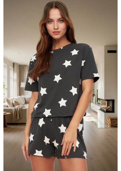 Yazlık %100 Pamuklu Pijama Takımı Yıldız Desenli Rahat Şort Kaliteli Işçilik Profesyonel Görünüm