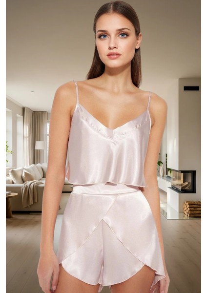 Evde Rahatlık ve Şıklık Saten Pijama Takımı Özenle Seçilmiş Zarifane Tasarım Seçkin Malzeme