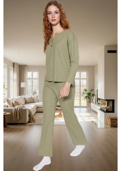 Kışlık 2'li Waffle Pijama Takımı V Yaka Pamuklu Regular Kalıp Özenle Seçilmiş Rahat ve Şık modelleri