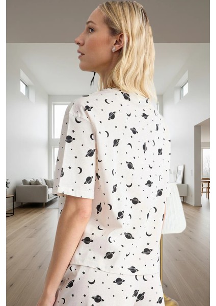 Pamuklu Galaksi Desenli Rahat Pijama Takımı Yaz Için Ideal Özel Tasarım Premium Kalite Uzun Ömürlü modelleri