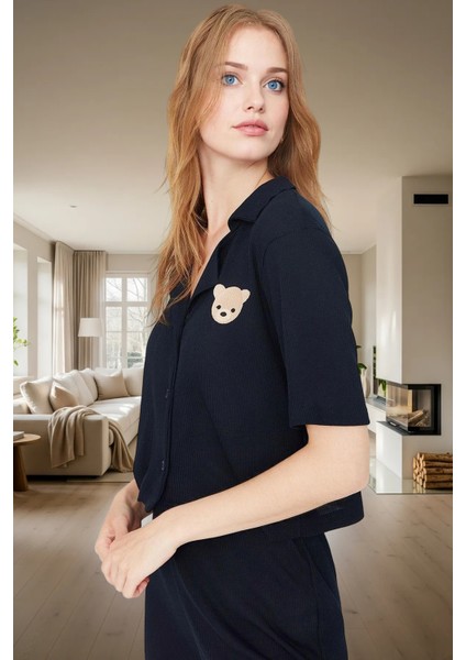 Ipliği Boyalı Örme Pijama Takımı Ayıcıklı Detay ve Regular Kalıp Profesyonel Görünüm Özel Tasarım