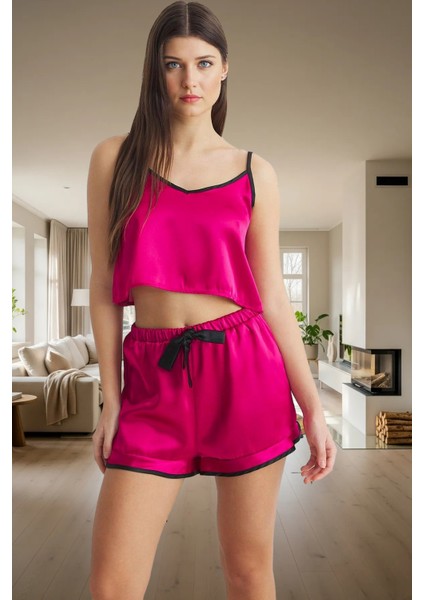 Rahat ve Şık Saten Pijama Takımı Yaz Aylarına Özel Mükemmel Uyum Görünüm Uzun Ömürlü