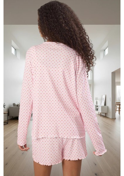 95% Polyester Pijama Takımı Kalpli Desen Boru Paça Şort Zarifane Tasarım Profesyonel Görünüm