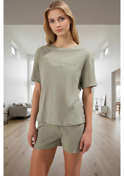 Rahat Kesim Pijama Takımı Yumuşak Örme Kumaş Yazlık Şort ve Tişört Uzun Ömürlü