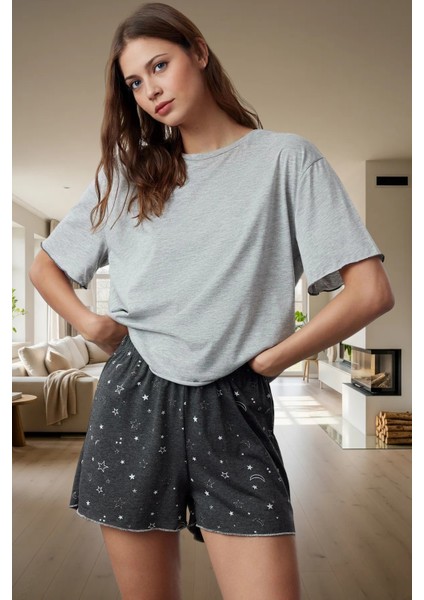 Rahatlığıyla Büyüleyecek Pijama Takımı Galaksi Desenli Pamuk Polyester Rahat ve Şık
