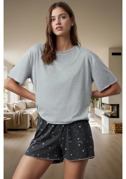 Rahatlığıyla Büyüleyecek Pijama Takımı Galaksi Desenli Pamuk Polyester Rahat ve Şık fiyatları