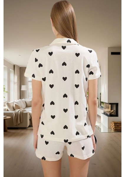 Kısa Kollu Pamuklu Pijama Takımı Kalpli Desenli Regular Kalıp Yazlık Ev Giyim Özenle Seçilmiş modelleri