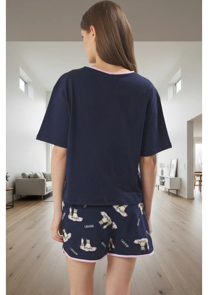 Kedili Desenli Pamuklu Pijama Takımı Rahatlık ve Şıklık Premium Kalite Seçkin Malzeme fiyatları