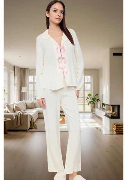 Şık Pijama Takımı; Yumuşak Viskon Kumaş Fiyonklu Ev Giyim Profesyonel Görünüm