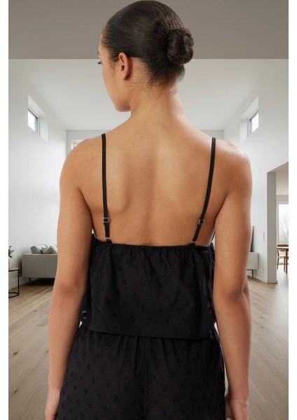 Rahat ve Şık %100 Pamuklu Pijama Takımı V Yaka Ince Askılı Kaliteli Işçilik modelleri