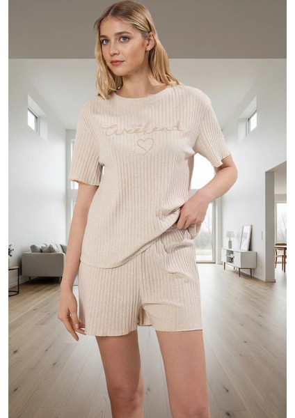 Rahat Kesim Pijama Takımı Yumuşak Örme Kumaş Yazlık Şort ve Tişört Uzun Ömürlü