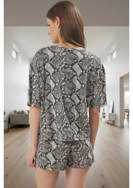 Homewear Kısa Kollu Yılan Desenli Pijama Takımı Rahatlık ve Tarz Bir Arada Premium Kalite modelleri