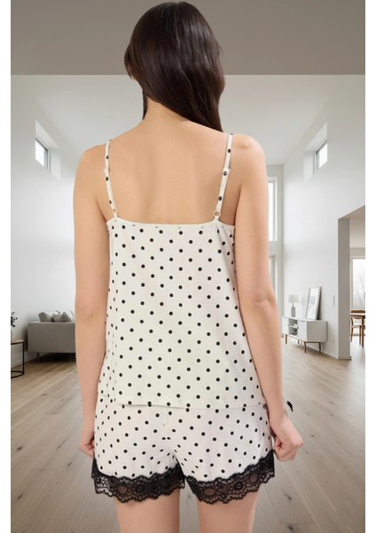 Rahat ve Şık %100 Pamuklu Dantel Detaylı Pijama Takımı Dayanıklı Malzeme Özenle Seçilmiş modelleri