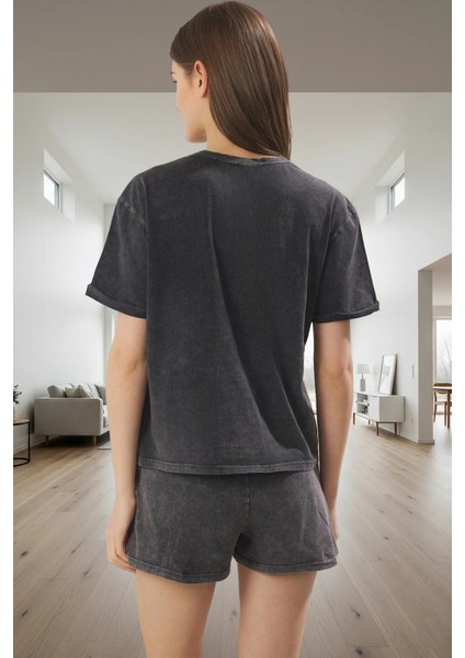 Pamuklu Bisiklet Yaka Kısa Kollu Regular Pijama Takımı Galaksi Baskılı Seçkin Malzeme