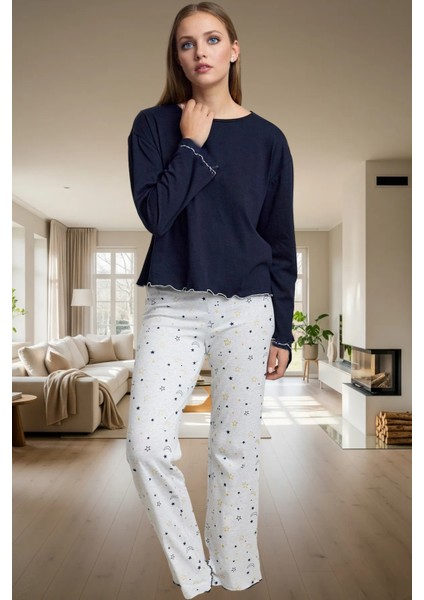 Galaksi Desenli Örme Pijama Takımı; Rahat ve Şık Görünüm Özenle Seçilmiş fiyatları