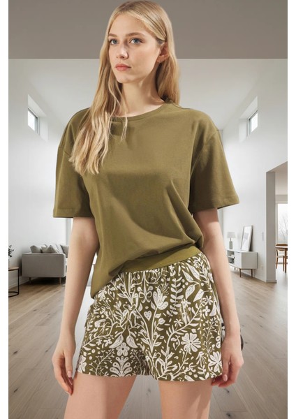 Yazlık Pamuklu Pijama Takımı Çiçek Desenli Rahat Kalıp Profesyonel Görünüm Trend Tasarım