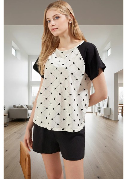 Yazlık Kadın Pijama Takımı; %100 Pamuk Reglan Kol Kalpli Desen Günlük Kullanım Için Özel Tasarım