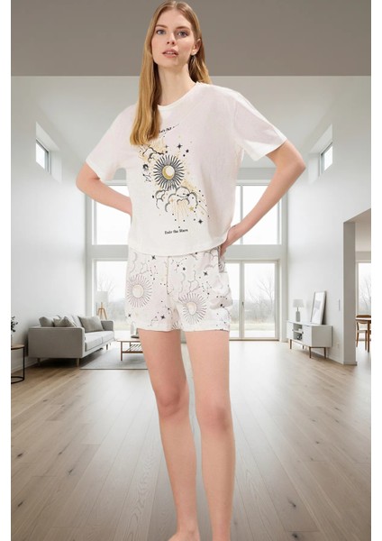 Rahat Kalıp Pijama Takımı %100 Pamuk Galaksi Desenli Yazlık ve Şık Trend Tasarım
