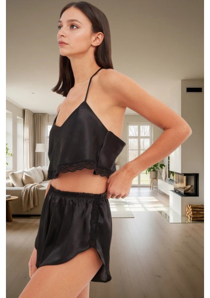 Saten Pijama Takımı Dantel Detaylı Rahat ve Şık Seçkin Malzeme Modern Stil Mükemmel Uyum fiyatları